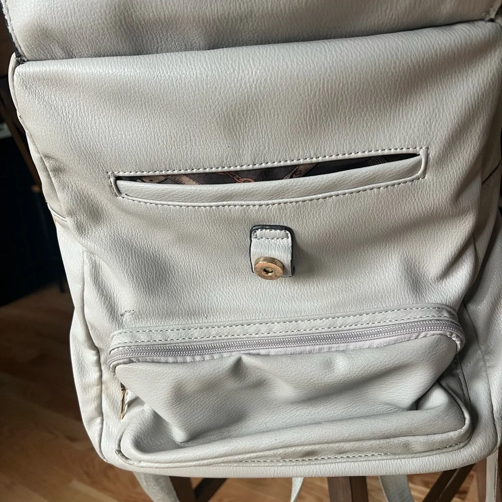 Stylish Cream Backpack - Picture 2 of 6